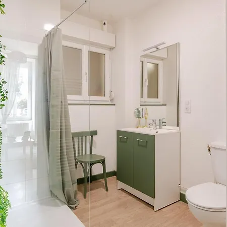 Cozy With Free Parking On Site Roanne