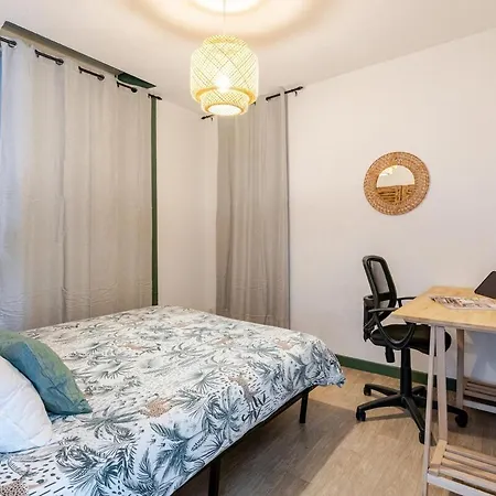 Cozy With Free Parking On Site